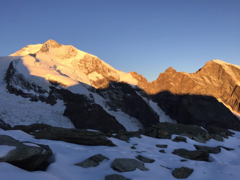 Piz Bernina mit Biancograt vom Persgletscher aus